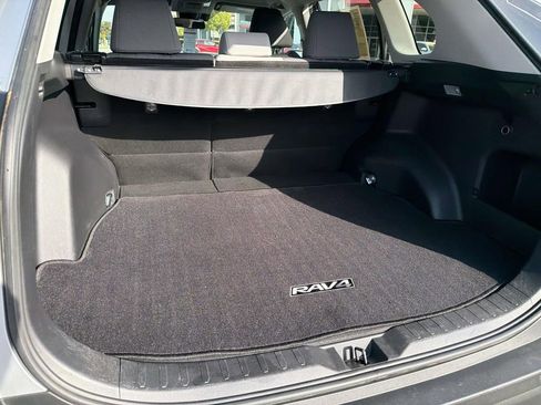 Certified 2020 Toyota RAV4 XLE w/ Carpet Mat Package AWD/4WD image 8
