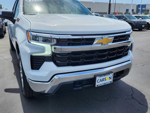 Used 2023 Chevrolet Silverado 1500 LT AWD/4WD image 9