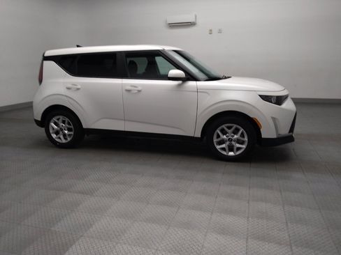 Used 2025 Kia Soul LX w/ LX Technology Package image 11