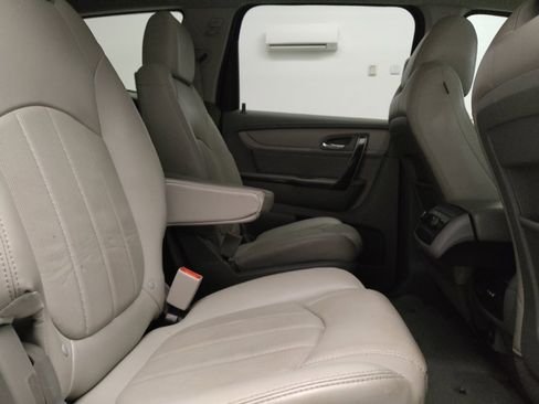 Used 2017 Chevrolet Traverse Premier FWD image 19