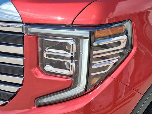Used 2026 GMC Sierra 1500 SLT AWD/4WD image 8
