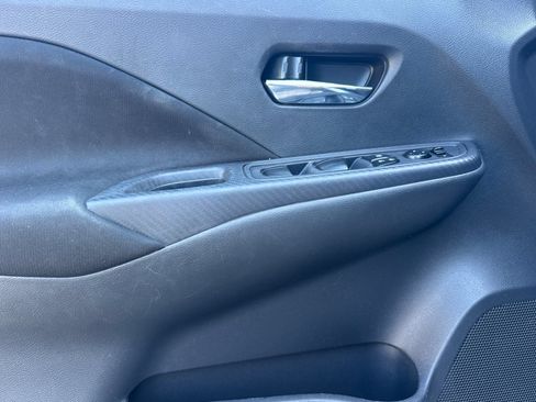 Used 2021 Nissan Versa SV FWD image 11