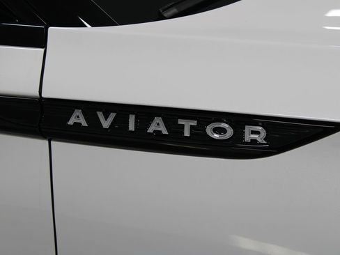 New 2026 Lincoln Aviator 2WD w/ Jet Appearance Package image 11