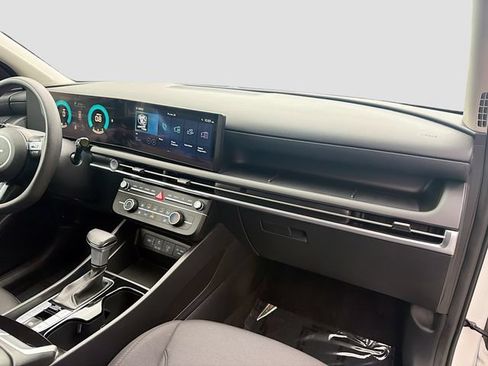 Certified 2025 Hyundai Tucson SE FWD image 27