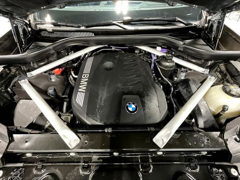 Certified 2024 BMW X7 xDrive40i w/ Premium Package image 12