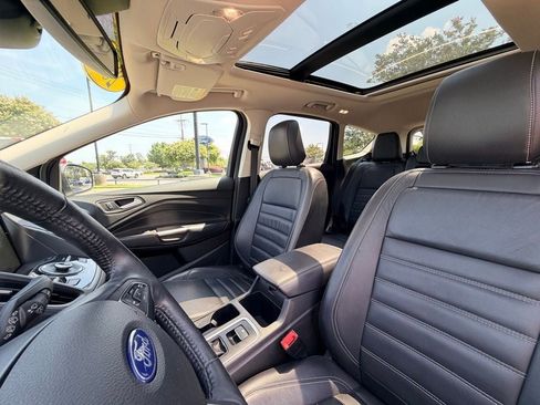 Used 2019 Ford Escape Titanium AWD/4WD image 27