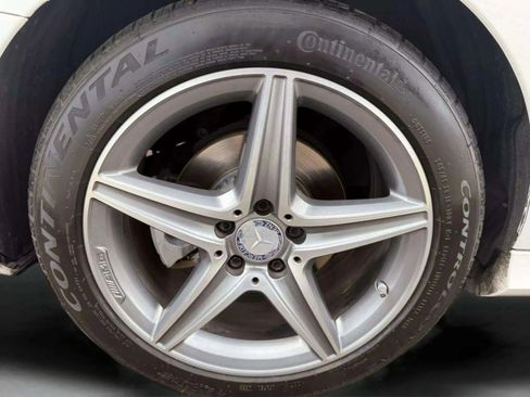 Used 2017 Mercedes-Benz E 300 4MATIC image 36