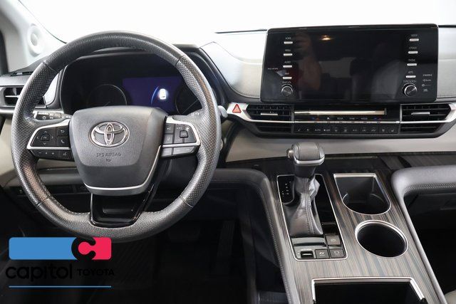 Certified 2022 Toyota Sienna Limited AWD/4WD image 17