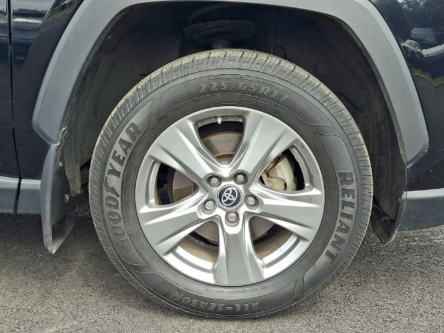 Used 2023 Toyota RAV4 LE AWD/4WD image 8