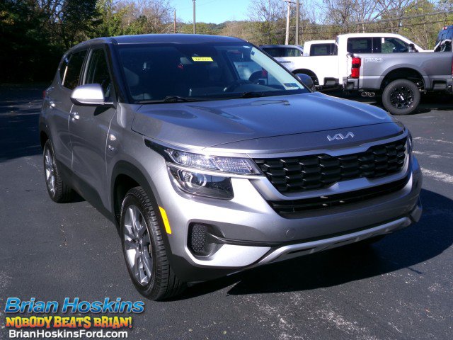 Used 2023 Kia Seltos LX AWD/4WD image 1