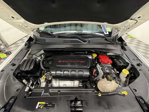 Used 2020 Jeep Compass Latitude AWD/4WD image 17
