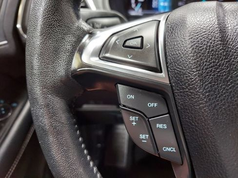 Used 2022 Ford Edge Titanium AWD/4WD image 30