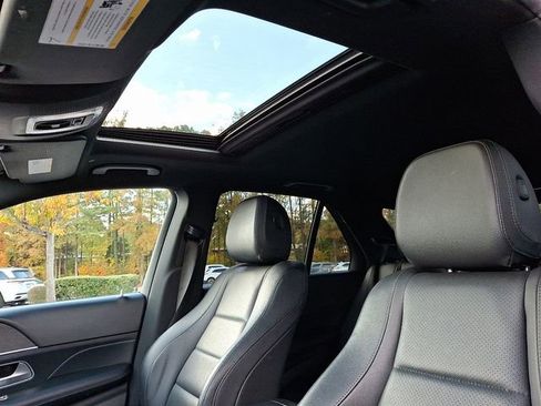 Used 2022 Mercedes-Benz GLE 350 4MATIC w/ Premium Package image 18