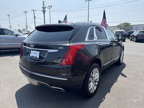 Used 2017 Cadillac XT5 Platinum w/ Driver Assist Package image 5