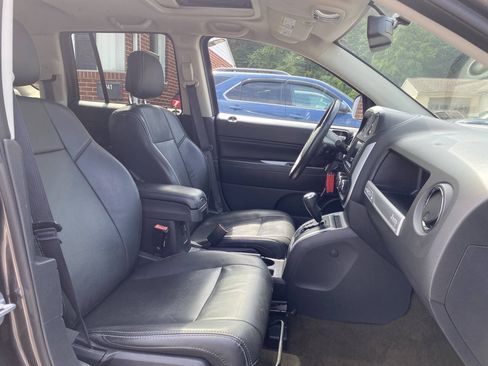 Used 2016 Jeep Compass High Altitude AWD/4WD image 17