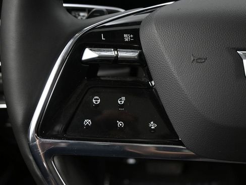 Used 2025 Cadillac Escalade ESV Premium Luxury image 19