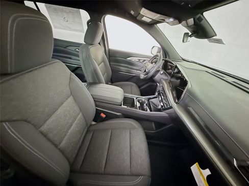 New 2026 Chevrolet Traverse LT image 23