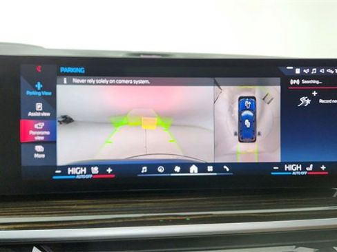 Used 2025 BMW X7 M60i image 77