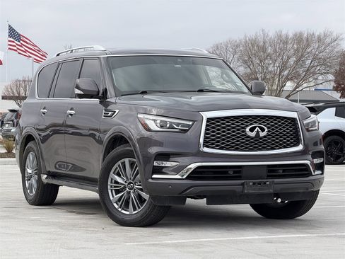 Used 2022 INFINITI QX80 Luxe image 2