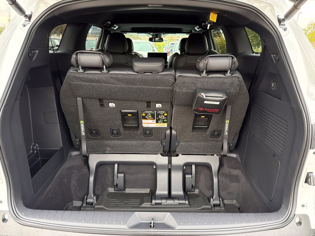 New 2026 Toyota Sienna XLE Woodland Edition AWD/4WD image 18