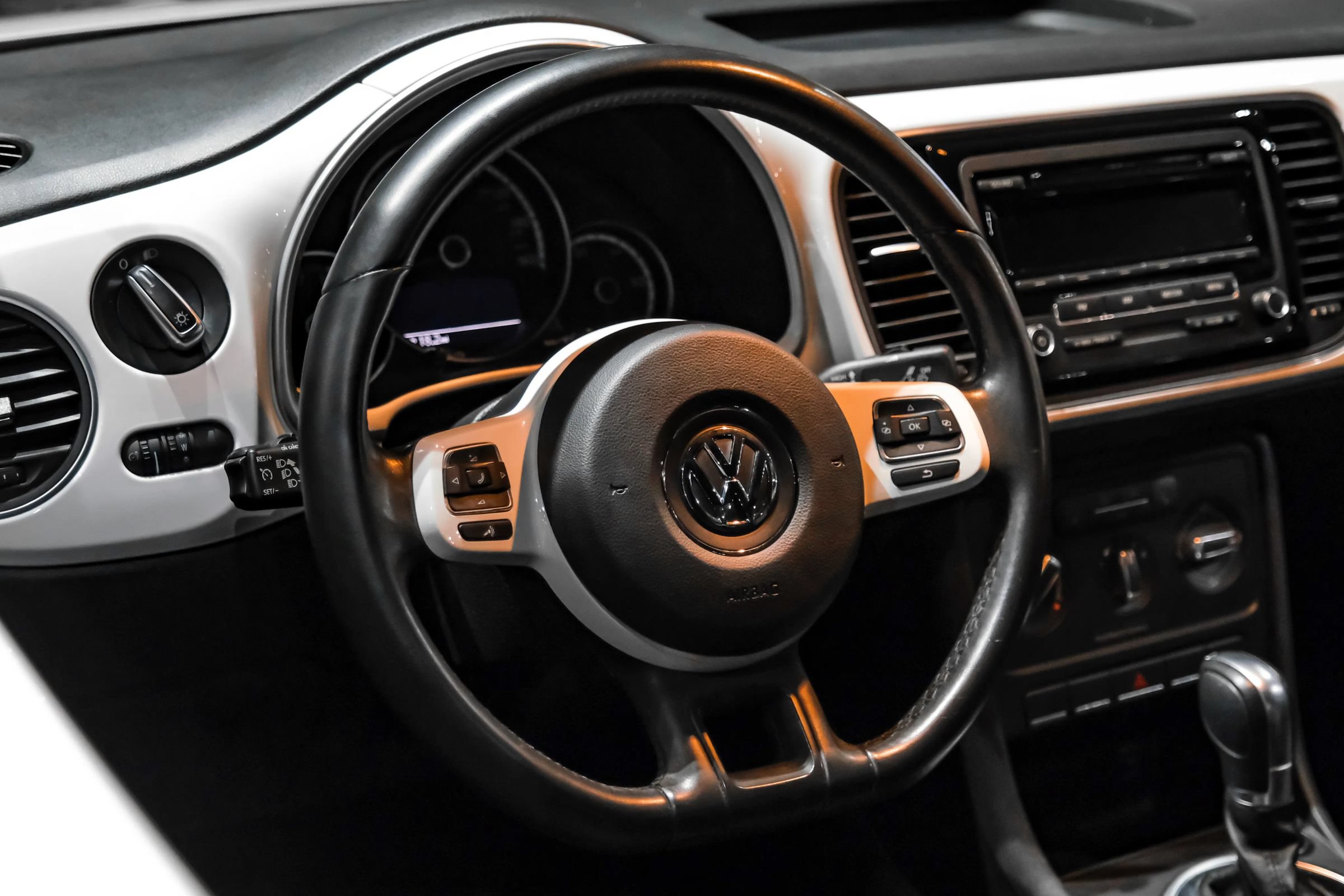 Used 2015 Volkswagen Beetle 1.8T FWD image 9