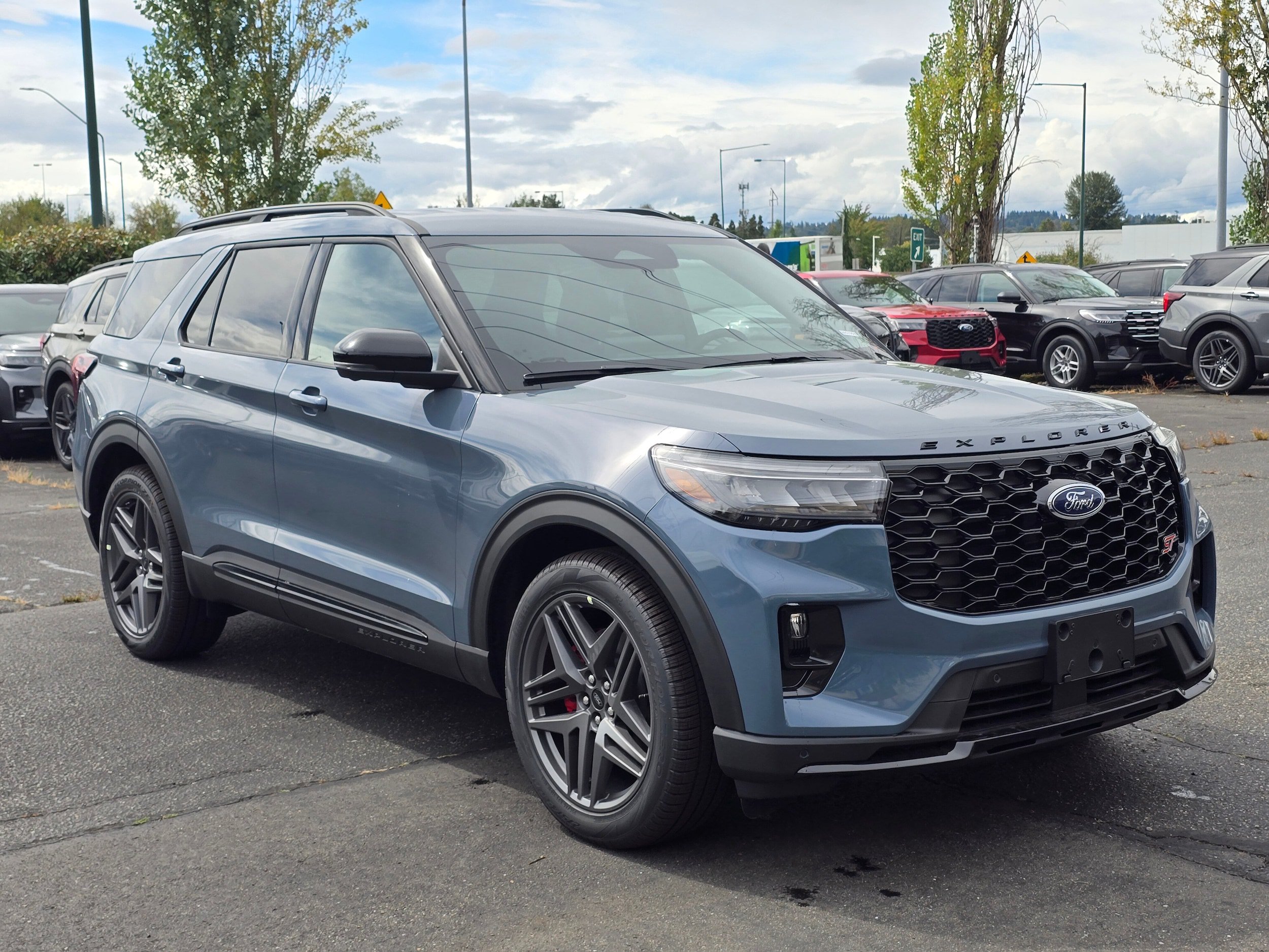New 2026 Ford Explorer ST AWD/4WD image 3