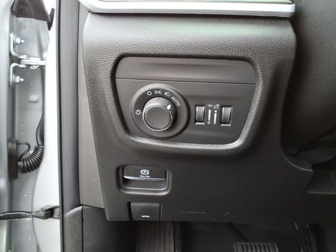 New 2026 Jeep Grand Cherokee Altitude AWD/4WD image 16