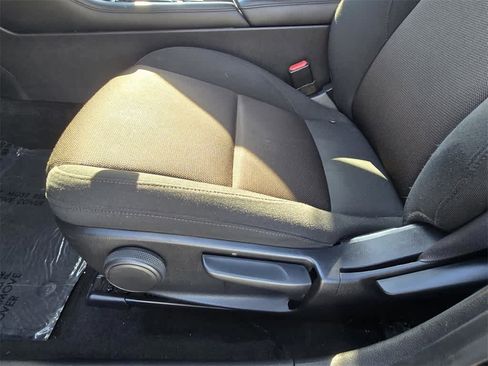 Used 2021 MAZDA MAZDA3 s image 12