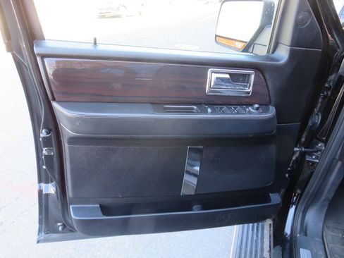 Used 2016 Lincoln Navigator L Reserve AWD/4WD image 30