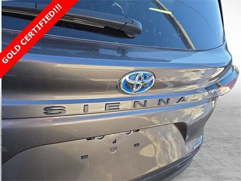 Certified 2024 Toyota Sienna LE image 4