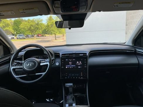 Certified 2024 Hyundai Tucson SEL FWD image 3