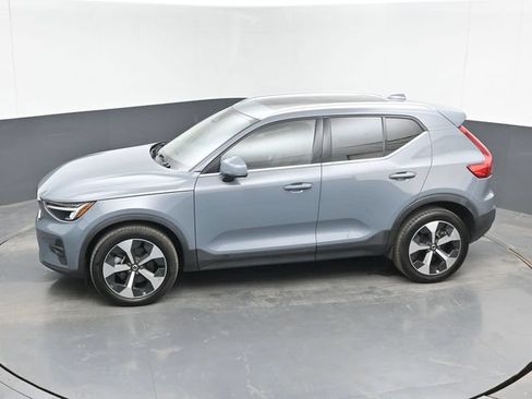 Used 2023 Volvo XC40 B4 Ultimate FWD image 36