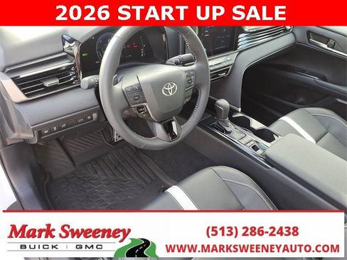 Used 2025 Toyota Camry SE image 14