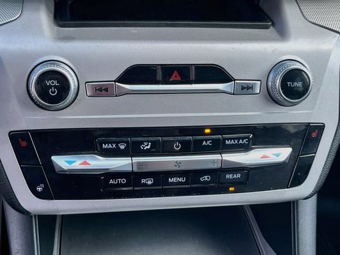 Used 2023 Ford Explorer XLT w/ Equipment Group 202A AWD/4WD image 15