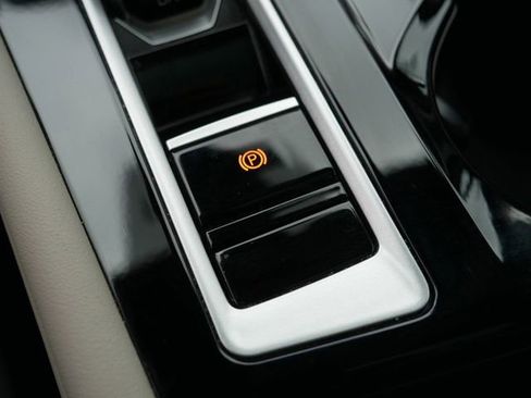 Certified 2025 Volkswagen Atlas SE w/ Panoramic Sunroof Package image 33