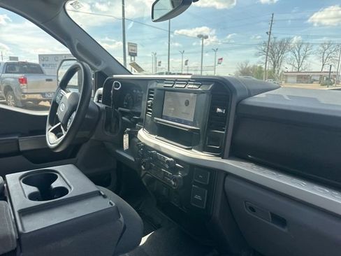 Used 2023 Ford F350 XLT w/ FX4 Off-Road Package image 7