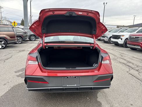 New 2026 Hyundai Elantra SE image 5