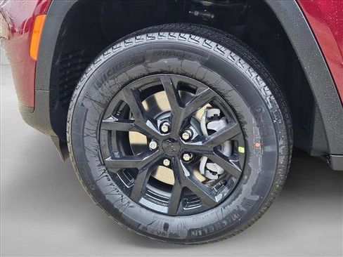 New 2025 Jeep Grand Cherokee L Altitude image 10