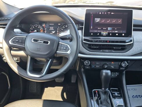 Certified 2024 Jeep Compass Latitude AWD/4WD image 17