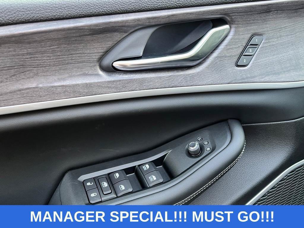 Used 2024 Jeep Grand Cherokee Limited 4xe AWD/4WD image 10