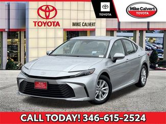 Used 2025 Toyota Camry LE video 1