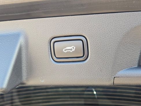 Used 2024 Hyundai Palisade Calligraphy image 17