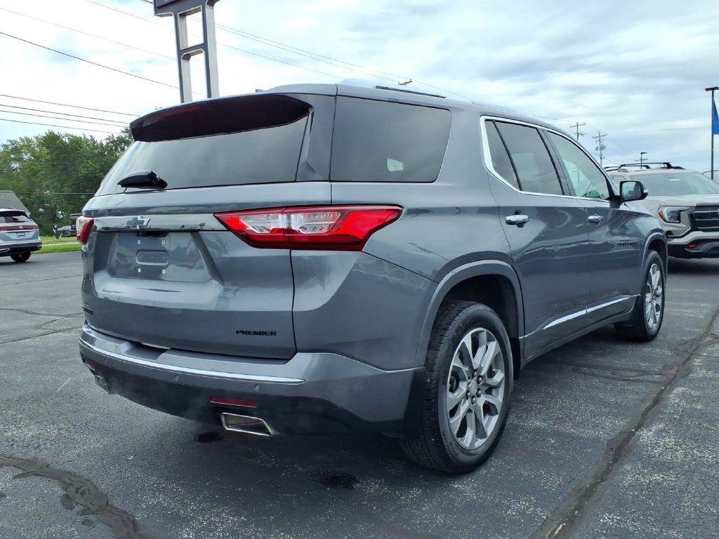 Used 2020 Chevrolet Traverse Premier w/ LPO, Blackout Package FWD image 25