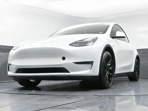 Used 2021 Tesla Model Y 2WD image 52