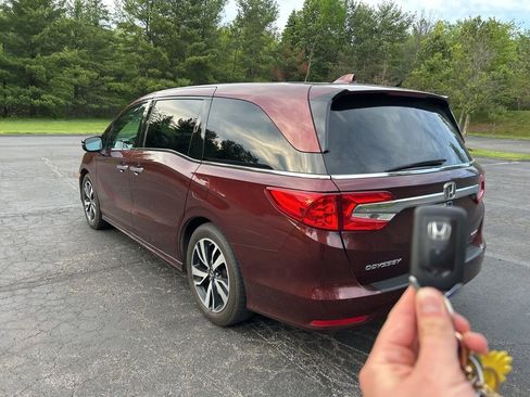 Used 2018 Honda Odyssey Elite image 5
