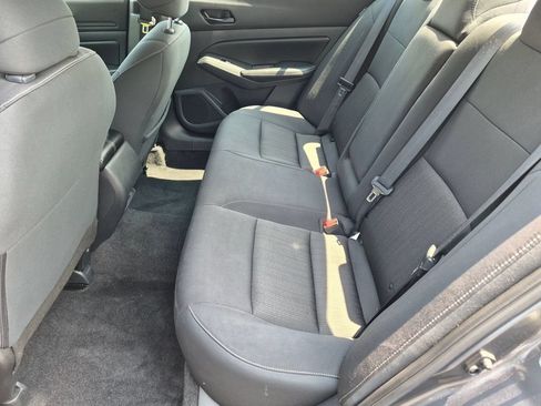 Used 2025 Nissan Altima 2.5 SV FWD image 29