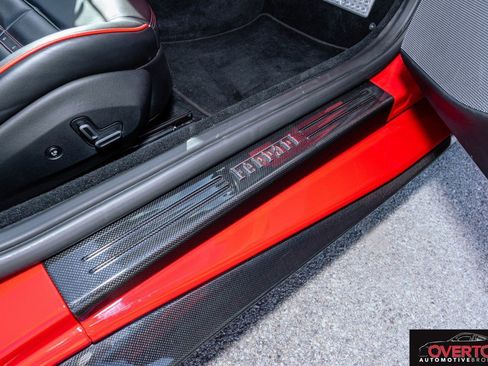 Used 2020 Ferrari Portofino RWD image 31