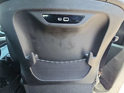 Used 2025 Chrysler Pacifica Select FWD image 23