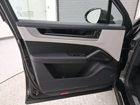 New 2026 Porsche Cayenne S image 14