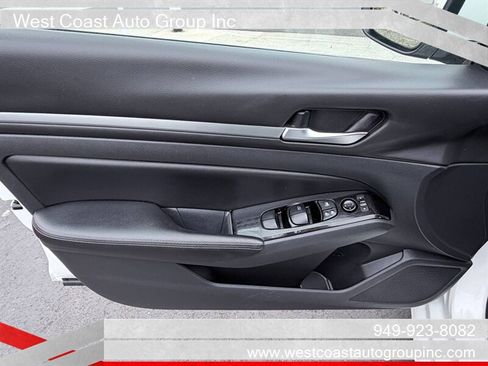 Used 2023 Nissan Altima 2.5 SV FWD image 18